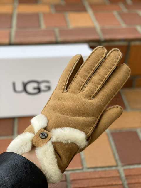 UGG りぼん 手袋 ♡ファッション小物 - 手袋